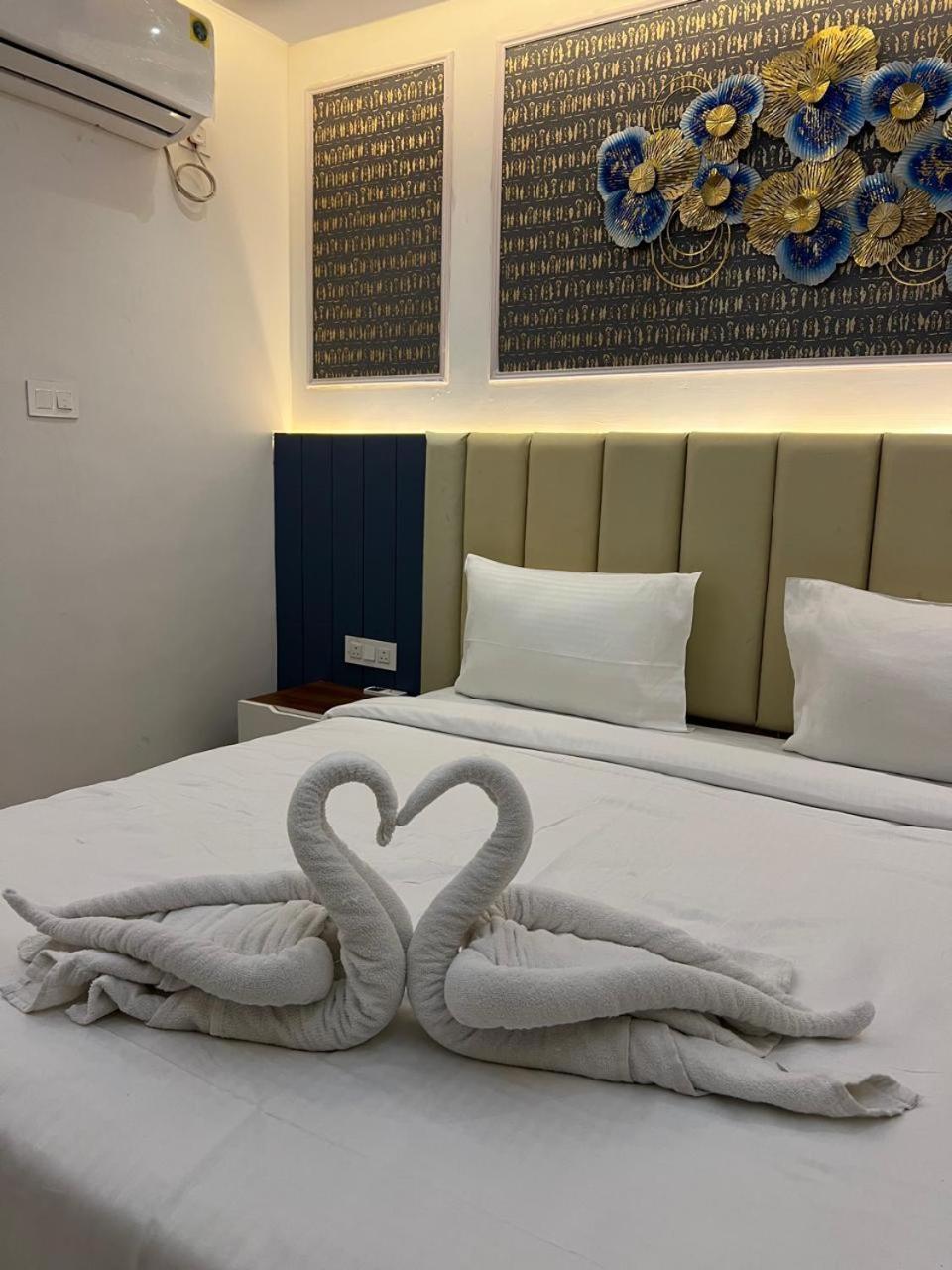 Snr Venus Hotels Tirupati Ngoại thất bức ảnh